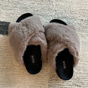 ROAM Slipper Sandals, sz 7.5. NWOT